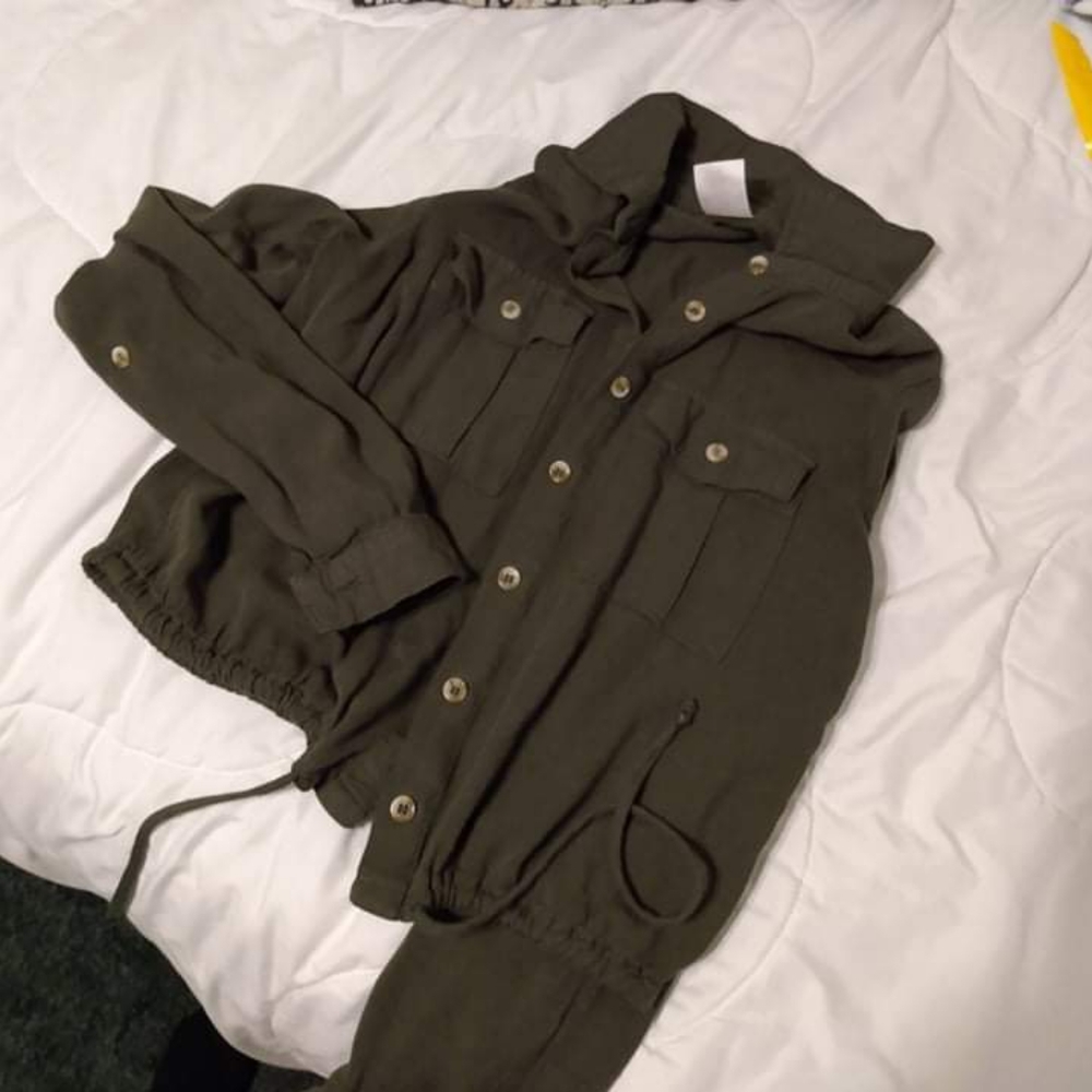 Long sleeved crop top